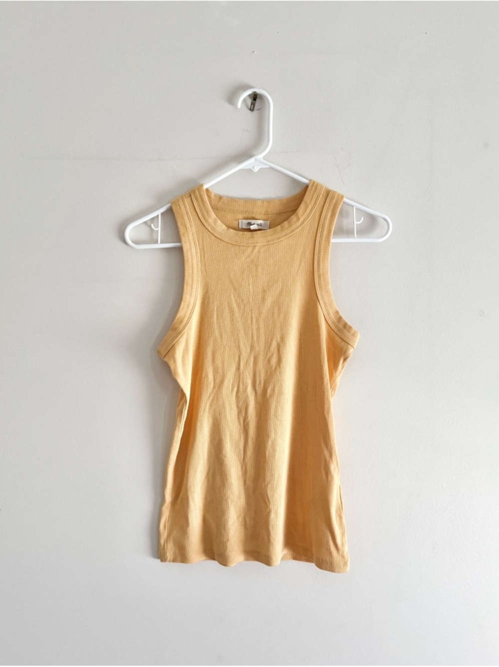 Madewell Supima Cotton Ribbed Cutaway Tank Top in Sundried Wheat - Size Small
